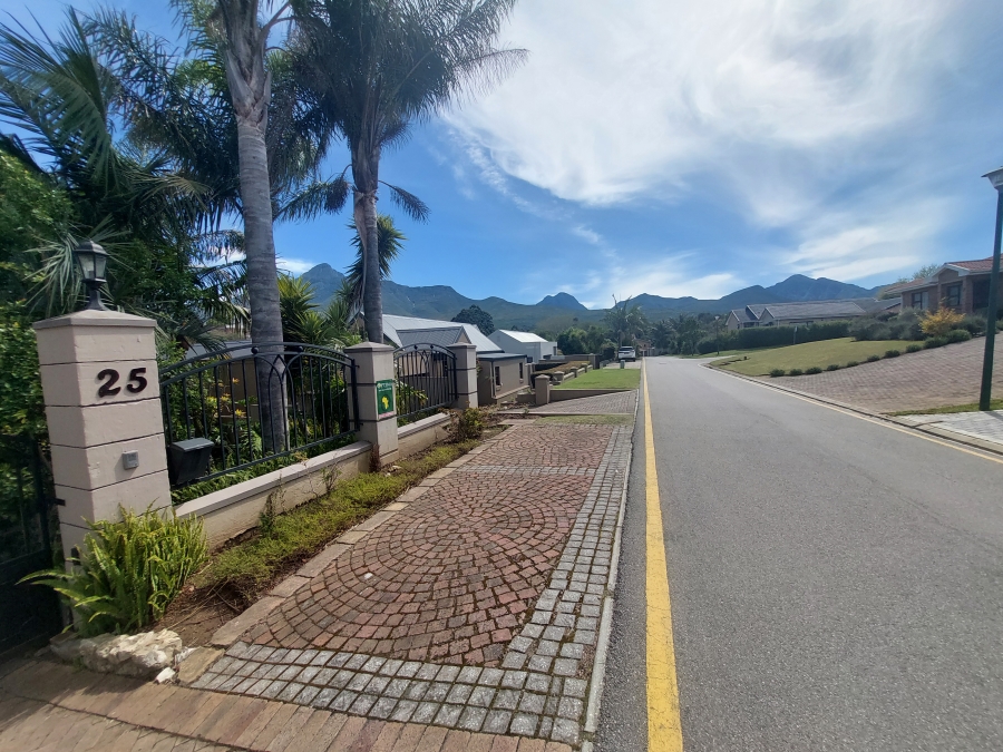 4 Bedroom Property for Sale in Panorama Western Cape